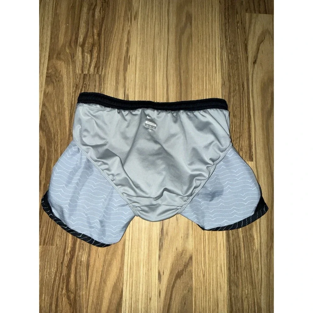 Nike Dri-Fit Running‎ Shorts Women's XS Black Geo Print Lined Elastic Waist